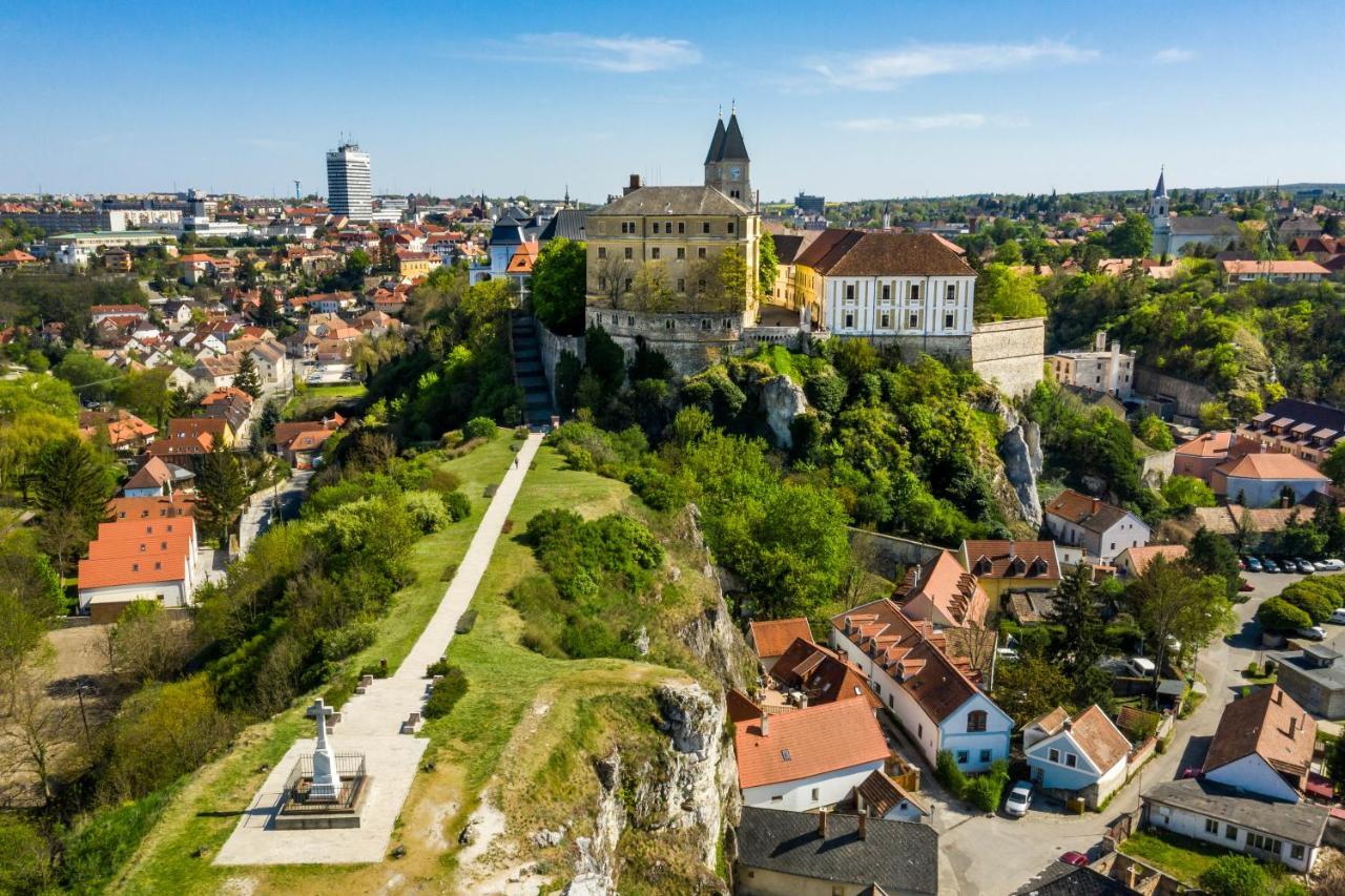 Villa Szófia Veszprém apartments Esterno foto