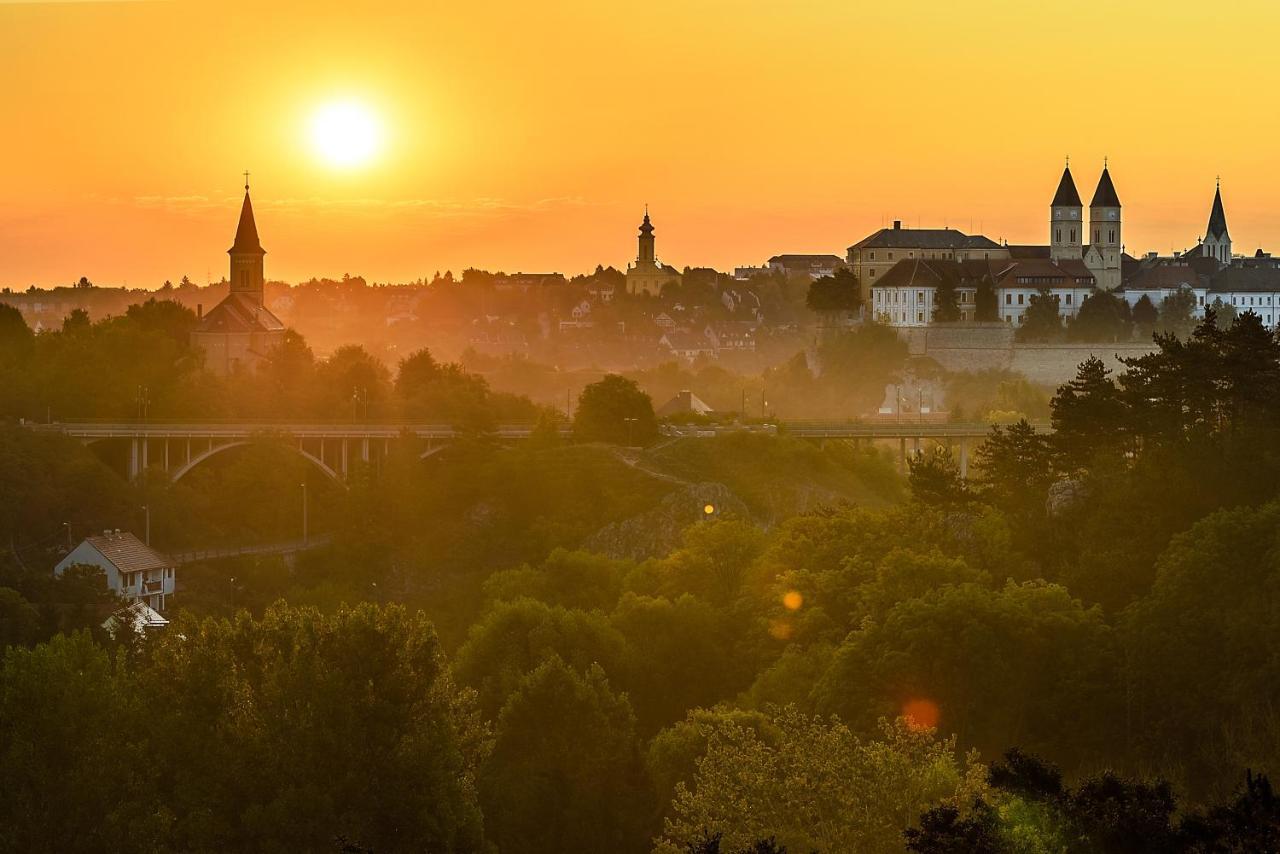 Villa Szófia Veszprém apartments Esterno foto